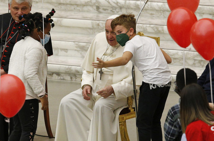 Begegnung mit Kindern Papst