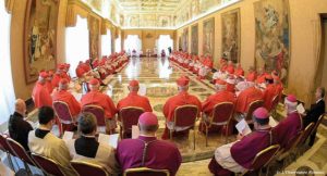 Vescovi riuniti in Vaticano.