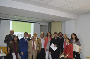 Farmacéuticos católicos en una reunión.