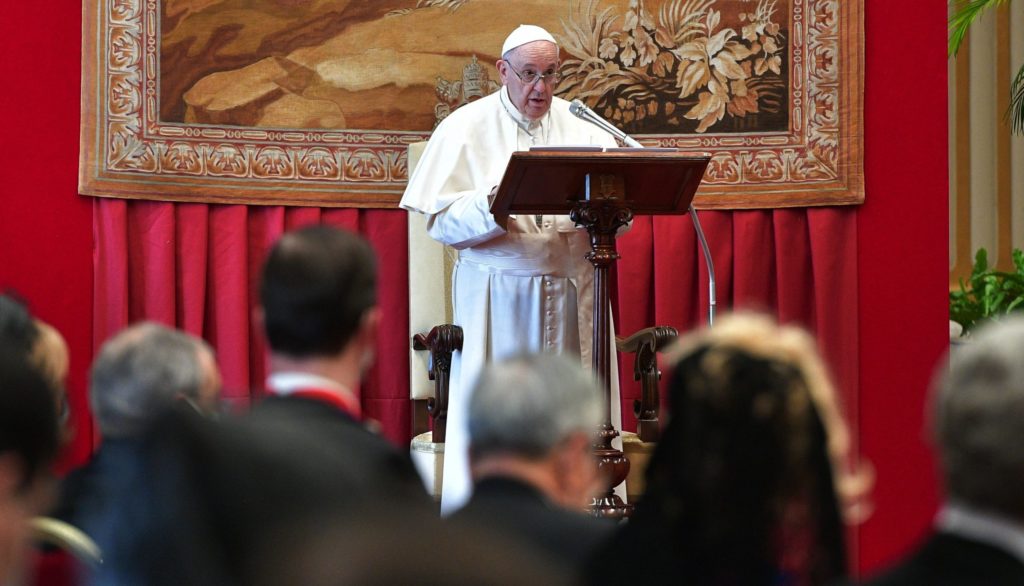 Papst spricht zu Diplomaten