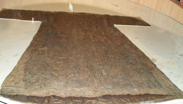 Relics of Our Lord: the Holy Robe of Jesus