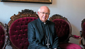 Il vescovo Julian Barrio