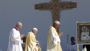 il papa a budapest