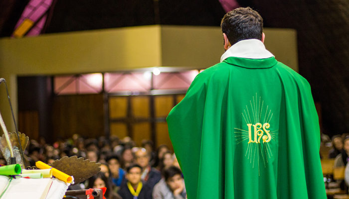 Renovación parroquial. Misas llenas, misas vacías