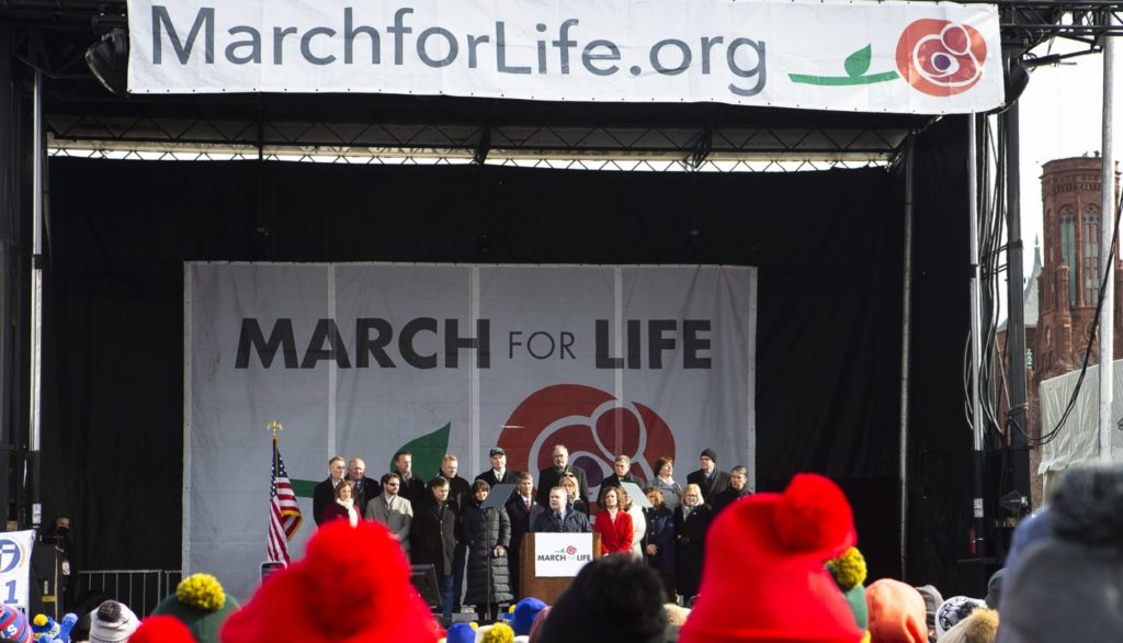 Miles de personas marchan en Estados Unidos en defensa de la vida humana