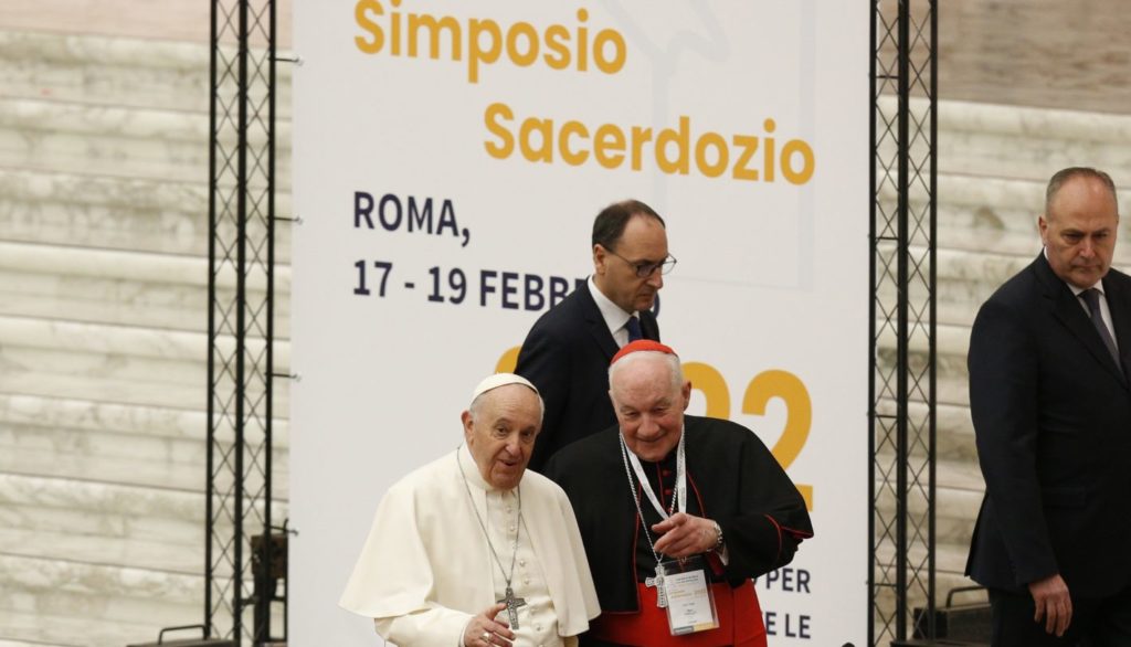 symposium sur le sacerdoque du pape