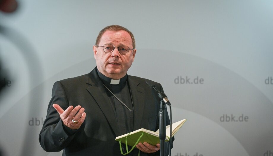 Georg Bätzing: "Mi piace essere cattolico e lo rimarrò".