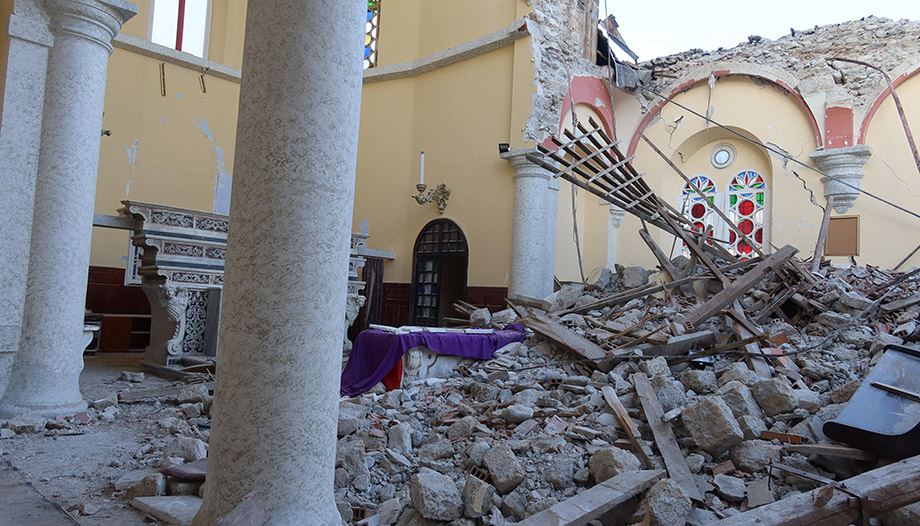 trzęsienie ziemi w katedrze