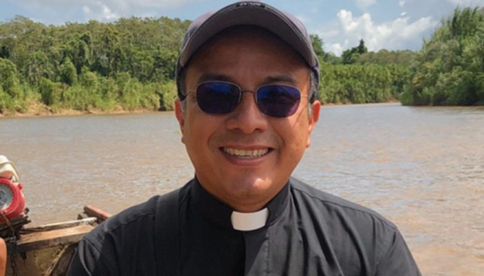 <b>Abel Loayza</b>Fortsetzung lesen : "Wir brauchen mehr Priester und Laienanimateure in den Gemeinden".