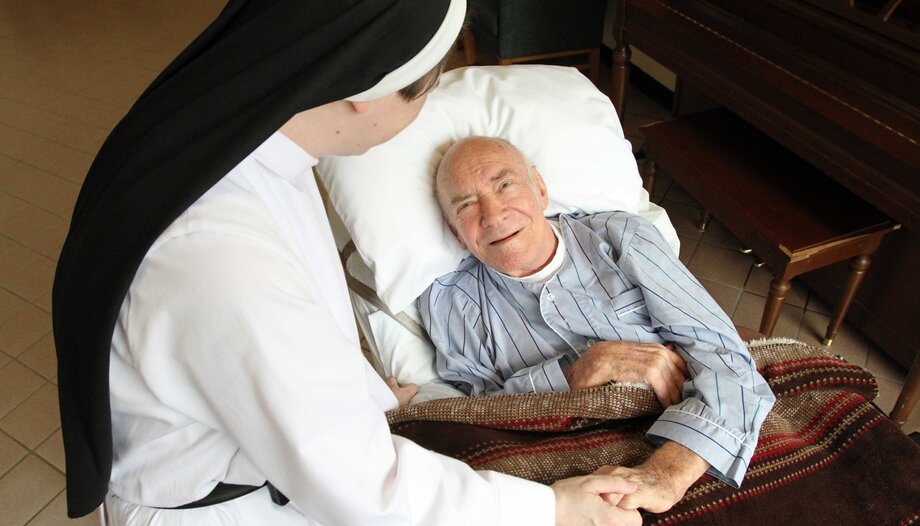 Palliativmedizin "ist eine echte Form der Barmherzigkeit", sagt der Papst