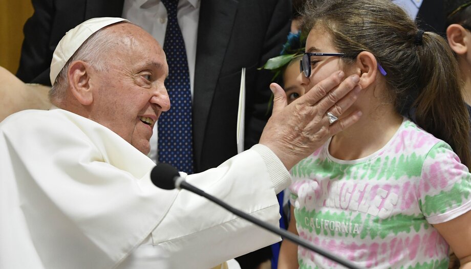 "Nadie debe quedarse atrás" en el camino al Cielo, dice el Papa