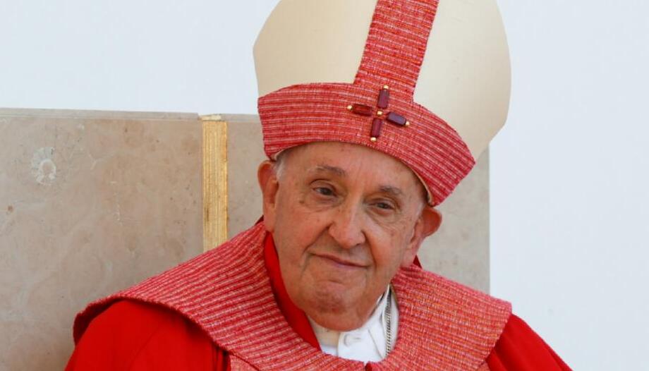 Le pape à la Pentecôte : "Nous n'abandonnons pas, nous parlons de paix et de pardon".