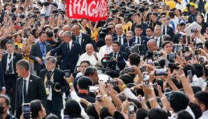 O Papa Francisco reúne mais de 50.000 pessoas em Singapura