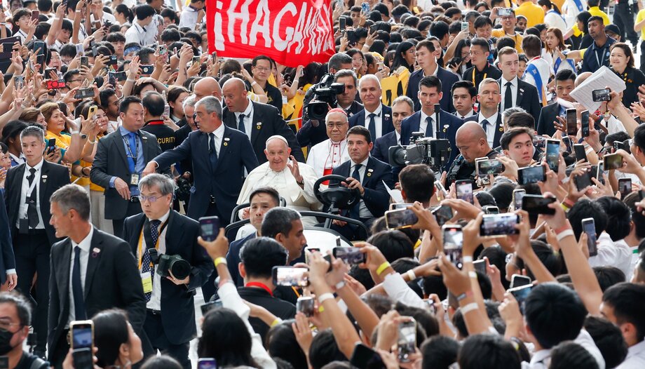 Papież Franciszek gromadzi ponad 50 000 osób w Singapurze