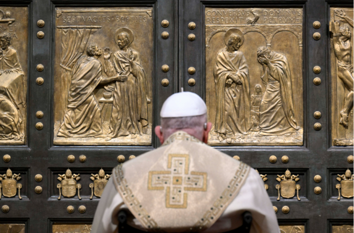 O Papa abre a Porta Santa do Jubileu da Esperança